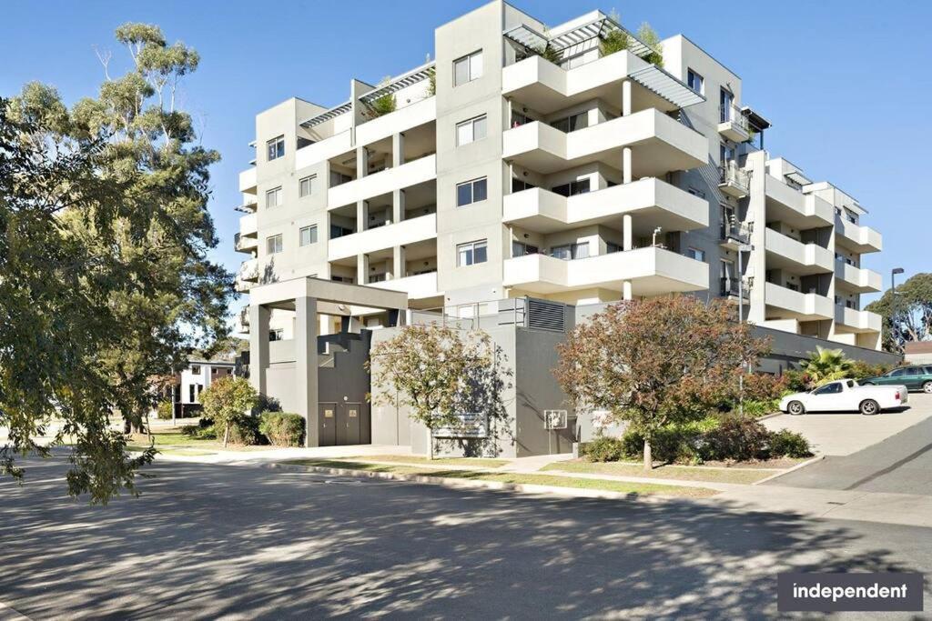 Ferienwohnung Qbn Cracker: 2Br, 2Ba, 2 Secure B/ Ment Car Parks Queanbeyan Exterior foto