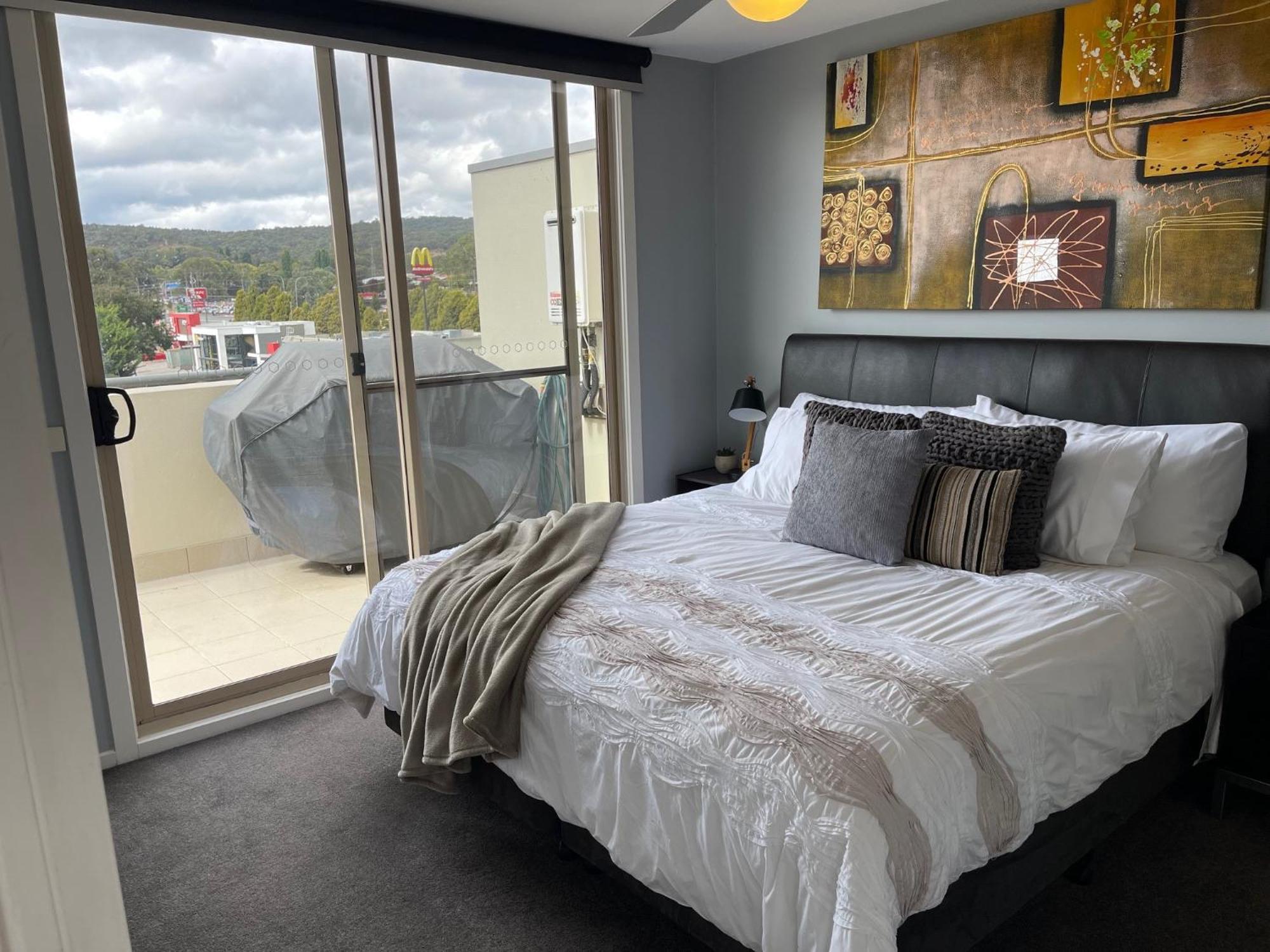 Ferienwohnung Qbn Cracker: 2Br, 2Ba, 2 Secure B/ Ment Car Parks Queanbeyan Exterior foto